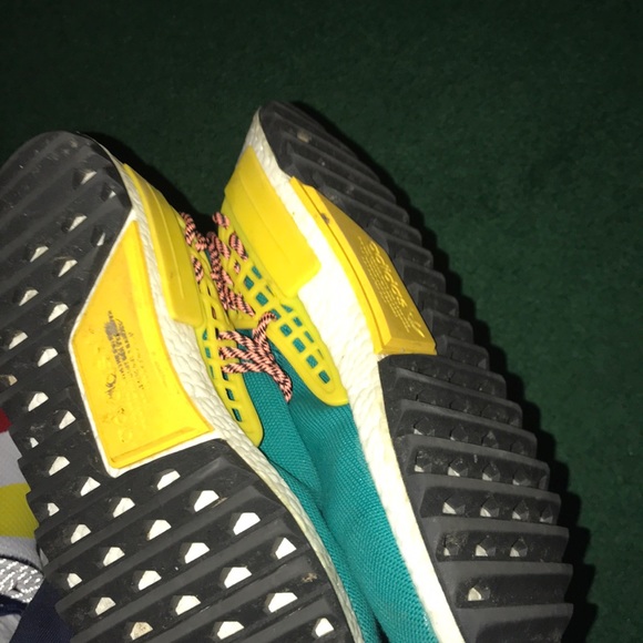 Human Races Size 9.5 - Picture 2 of 3
